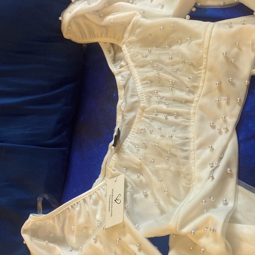 White crop top long pearl mesh shirt.